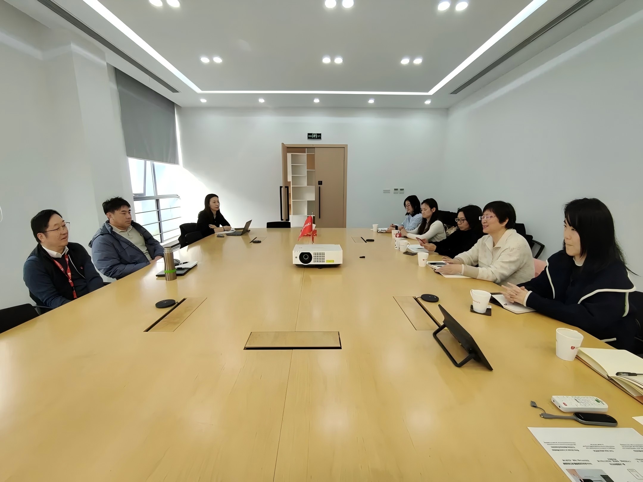 協(xié)會(huì)秘書(shū)長(zhǎng)劉秋麗帶隊(duì)走訪(fǎng)副會(huì)長(zhǎng)單位——格朗吉斯鋁業(yè)、上海有色金屬工業(yè)技術(shù)監(jiān)測(cè)中心